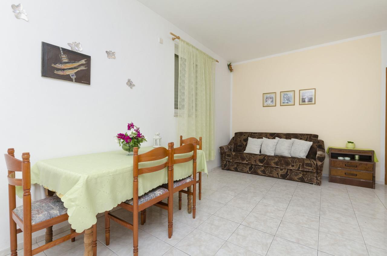 Apartments Helena Ivan Dolac Buitenkant foto